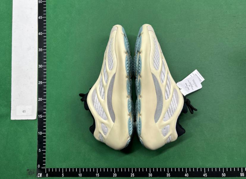  LW Batch adidas Yeezy Boost 700 V3 -3