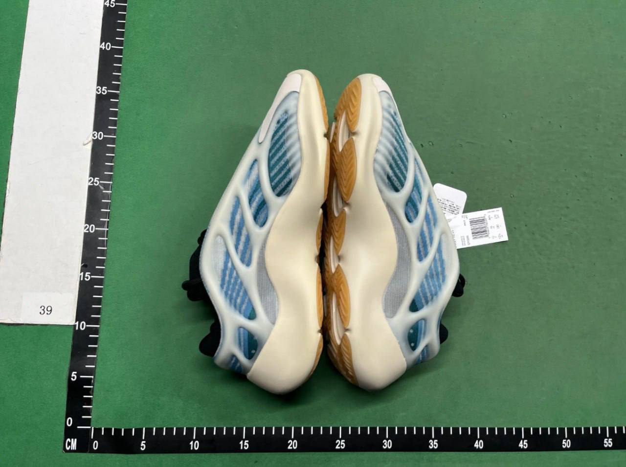  LW Batch adidas Yeezy Boost 700 V3 -4