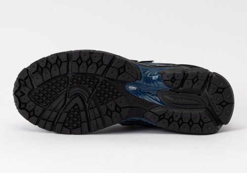 The New Balance 1906W Reappears In Black And Blue(pic3) The New Balance 1906W Reappears In Black And Blue(pic3)