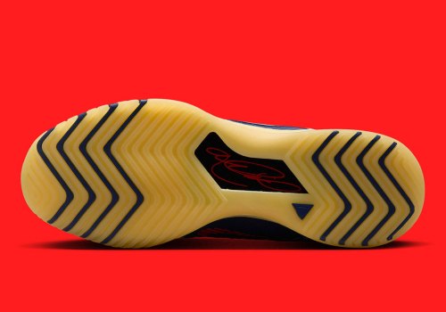 The Nike LeBron NXXT Genisus Approaches An “Olympics” Look(pic5)