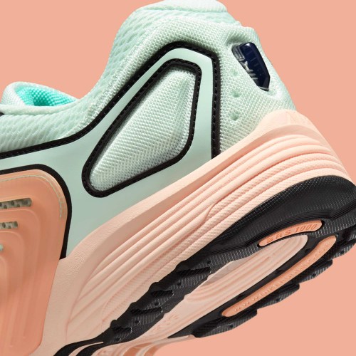 The Nike Pegasus Wave “Barely Green” Dips Into Tropical Waters(pic7) The Nike Pegasus Wave “Barely Green” Dips Into Tropical Waters(pic7)